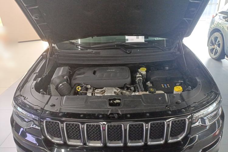 Used Jeep Grand Commander 2018 2.0T Four-Wheel Drive Enjoyment Edition China VI Engine Bay