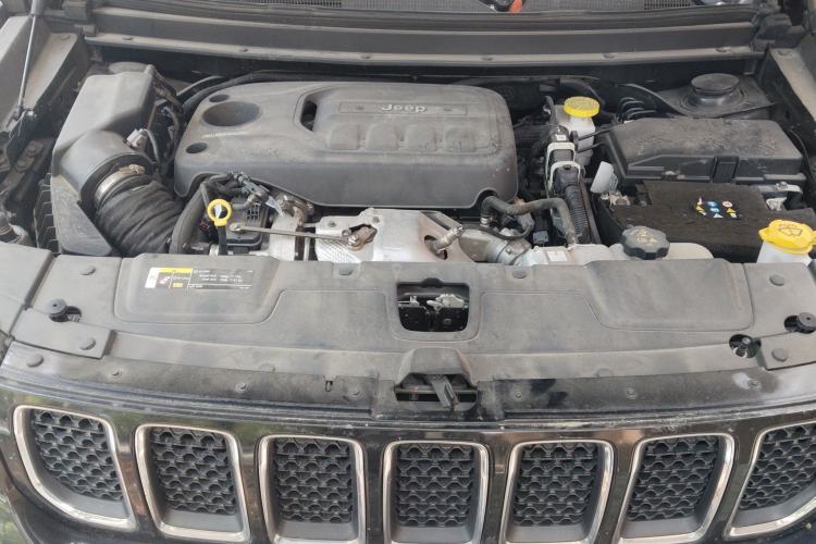 Used Jeep Grand Commander 2018 2.0T Four-Wheel Drive Enjoyment Edition China VI Engine Bay