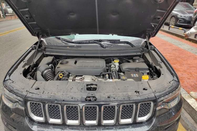 Used Jeep Grand Commander 2018 2.0T Four-wheel Drive Prestige Edition China V Engine Bay