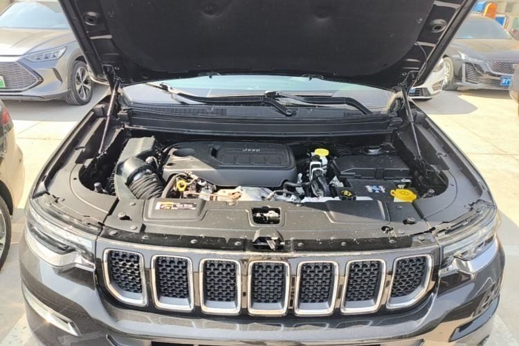 Used Jeep Grand Commander 2018 2.0T Four-Wheel Drive Enjoyment Edition China VI Engine Bay