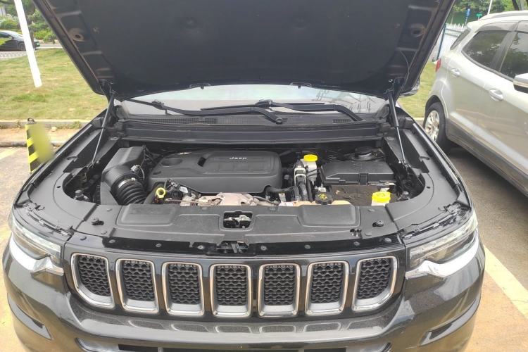 Used Jeep Grand Commander 2018 2.0T Four-Wheel Drive Premium Navigation Version China V Engine Bay