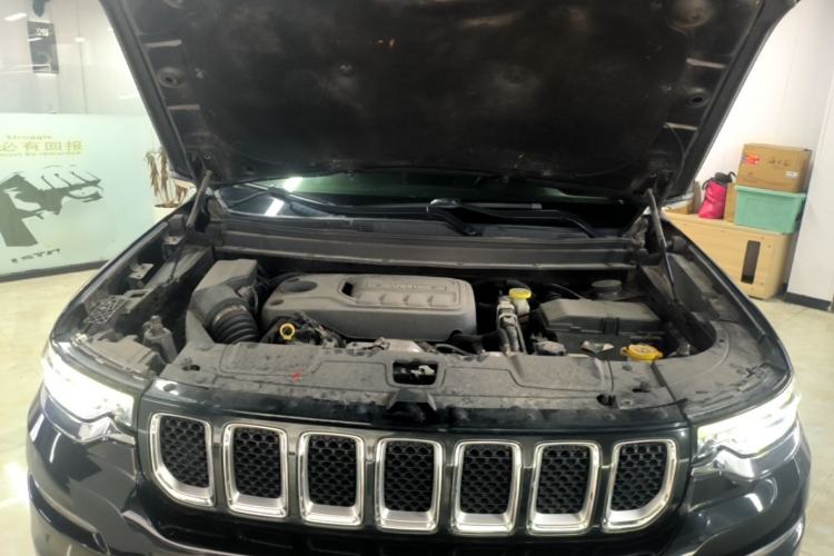 Used Jeep Grand Commander 2018 2.0T Four-Wheel Drive Prestige Edition China V Engine Bay