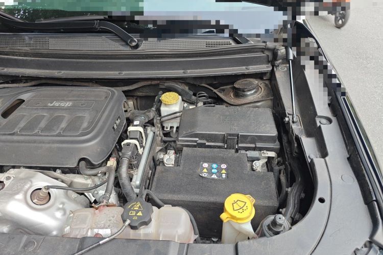 Used Jeep Grand Commander 2018 2.0T Four-Wheel Drive Enjoyment Version China V Engine Bay Left