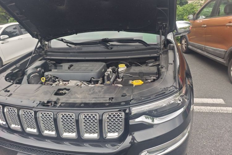 Used Jeep Grand Commander 2018 2.0T Four-Wheel Drive Enjoyment Edition China VI Engine Bay Left
