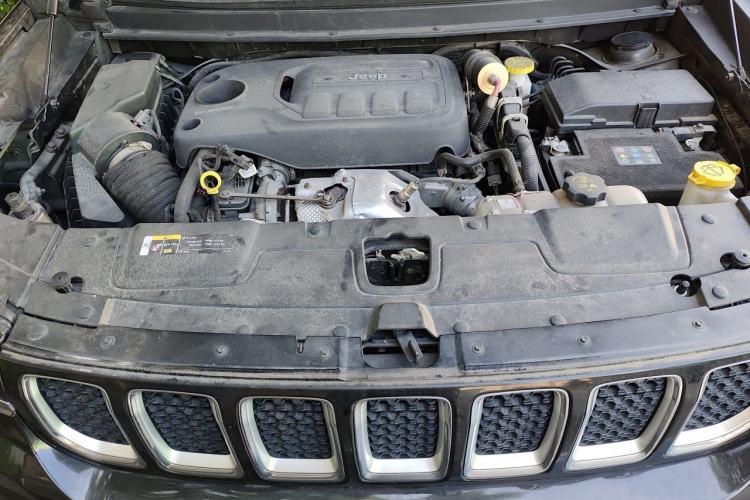 Used Jeep Grand Commander 2018 2.0T Four-wheel Drive Premium Edition China VI Engine Bay