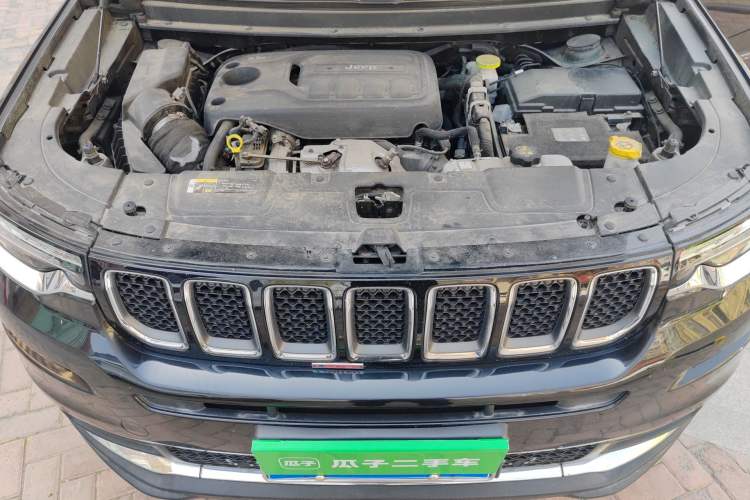Used Jeep Grand Commander 2018 2.0T Two-Wheel Drive Enjoy Edition China VI Engine Bay