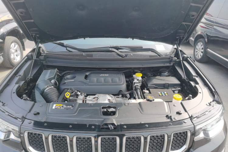 Used Jeep Grand Commander 2018 2.0T Four-Wheel Drive Prestige Edition China V Engine Bay