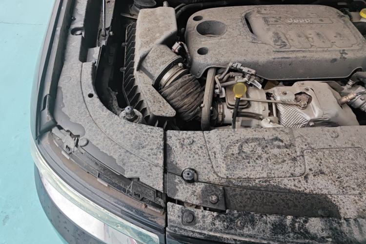 Used Jeep Grand Commander 2018 2.0T Four-Wheel Drive Premium Navigation Version China V Engine Bay Right