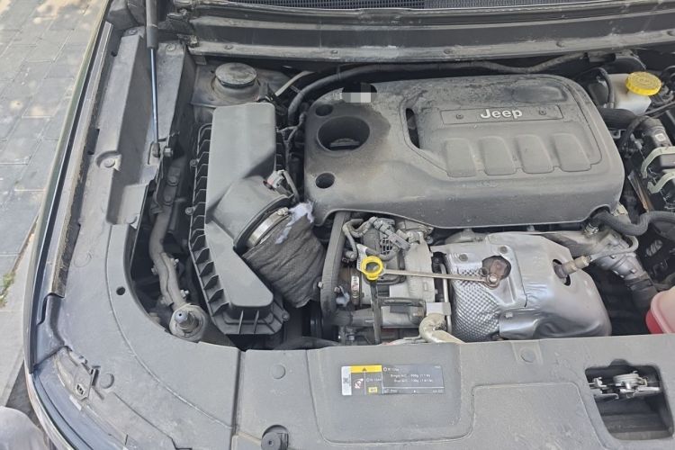 Used Jeep Grand Commander 2018 2.0T Four-Wheel Drive Premium Navigation Version China V Engine Bay Right