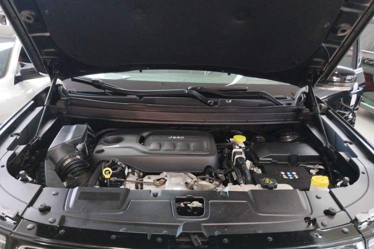 Used Jeep Grand Commander 2018 2.0T Four-Wheel Drive Prestige Edition China V Engine Bay
