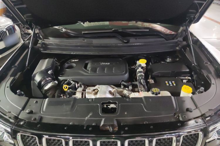 Used Jeep Grand Commander 2018 2.0T Four-Wheel Drive Prestige Edition China V Engine Bay