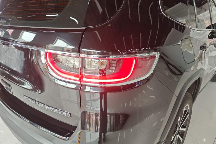 Used Jeep Grand Commander 2018 2.0T Four-Wheel Drive Enjoyment Edition China VI Exterior 3
