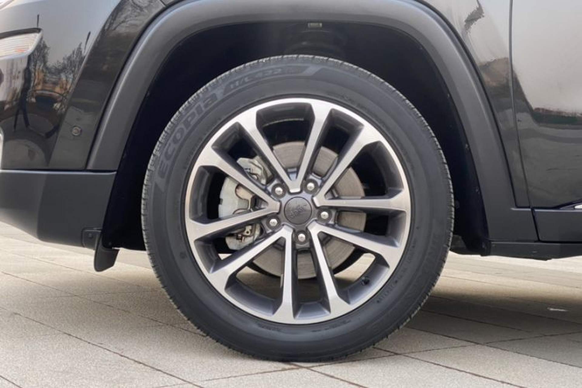 Used Jeep Grand Commander 2018 2.0T Four-Wheel Drive Enjoyment Edition China VI Exterior 4
