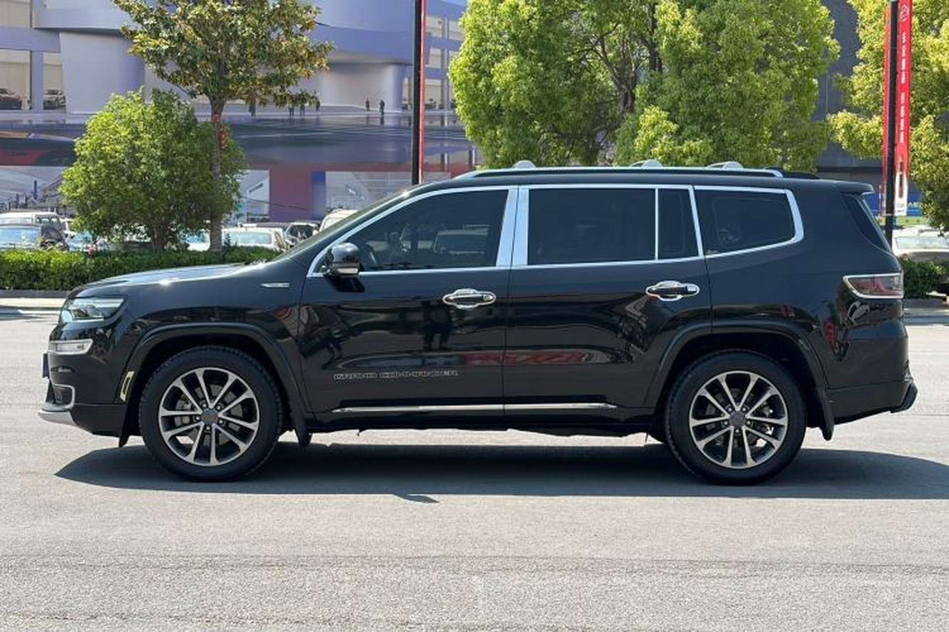 Used Jeep Grand Commander 2018 2.0T Four-Wheel Drive Smart Enjoyment Version China V Emission Standard Exterior 7