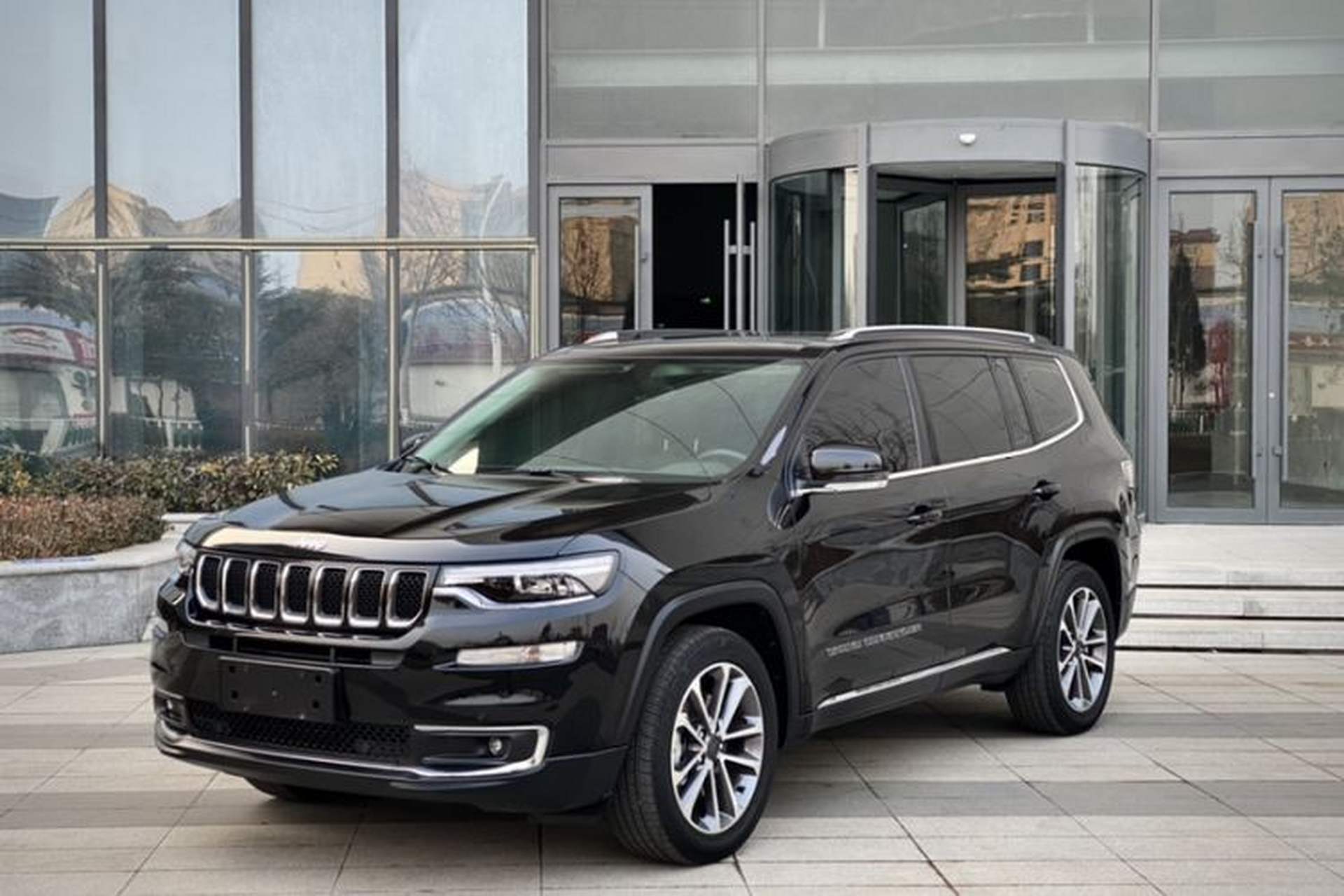 Used Jeep Grand Commander 2018 2.0T Four-Wheel Drive Enjoyment Edition China VI Front Left 45 Deg