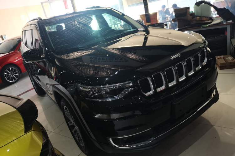 Used Jeep Grand Commander 2018 2.0T Four-wheel Drive Premium Edition China VI Front Right 45 Deg