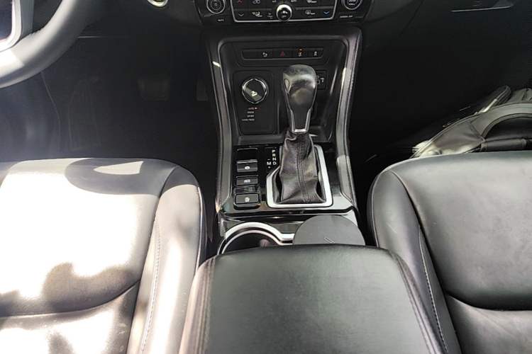 Used Jeep Grand Commander 2018 2.0T Four-Wheel Drive Prestige Edition China V Gear Lever