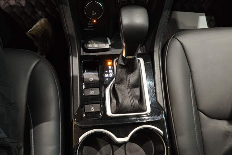 Used Jeep Grand Commander 2018 2.0T Four-Wheel Drive Enjoyment Version China V Gear Lever