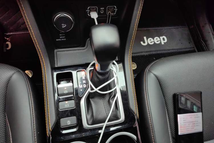 Used Jeep Grand Commander 2018 2.0T Four-wheel Drive Prestige Edition China V Gear Lever