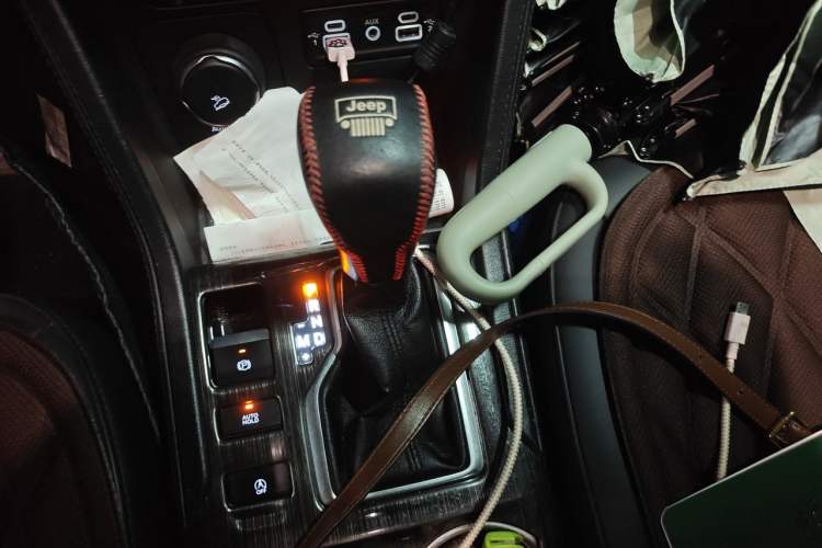 Used Jeep Grand Commander 2018 2.0T Four-Wheel Drive Prestige Edition China V Gear Lever