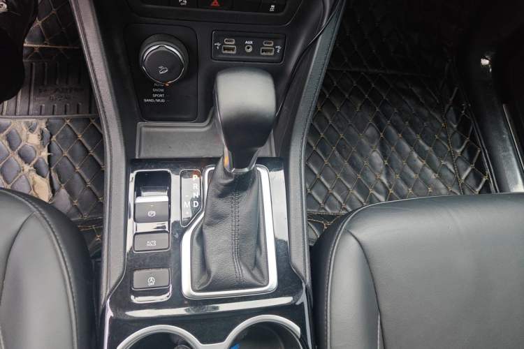 Used Jeep Grand Commander 2018 2.0T Four-Wheel Drive Enjoyment Version China V Gear Lever