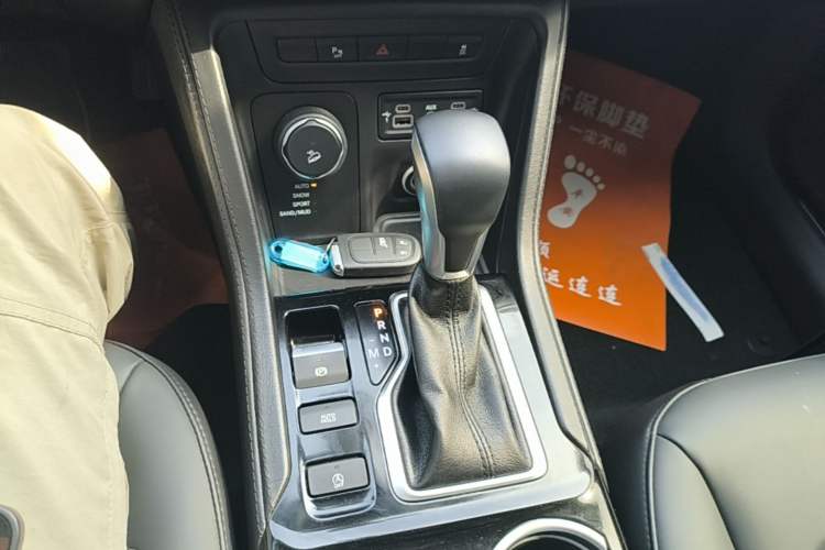 Used Jeep Grand Commander 2018 2.0T Four-Wheel Drive Enjoyment Edition China VI Gear Lever