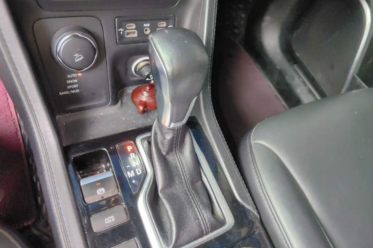 Used Jeep Grand Commander 2018 2.0T Four-Wheel Drive Premium Navigation Version China V Gear Lever