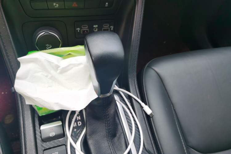 Used Jeep Grand Commander 2018 2.0T Four-Wheel Drive Enjoyment Edition China VI Gear Lever