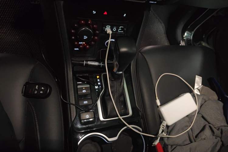 Used Jeep Grand Commander 2018 2.0T Four-Wheel Drive Enjoyment Edition China VI Gear Lever