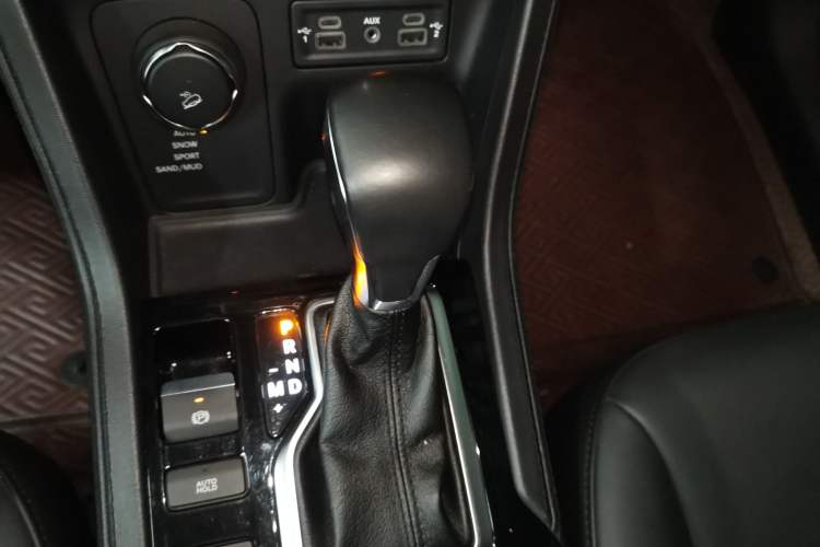 Used Jeep Grand Commander 2018 2.0T Four-Wheel Drive Prestige Edition China V Gear Lever