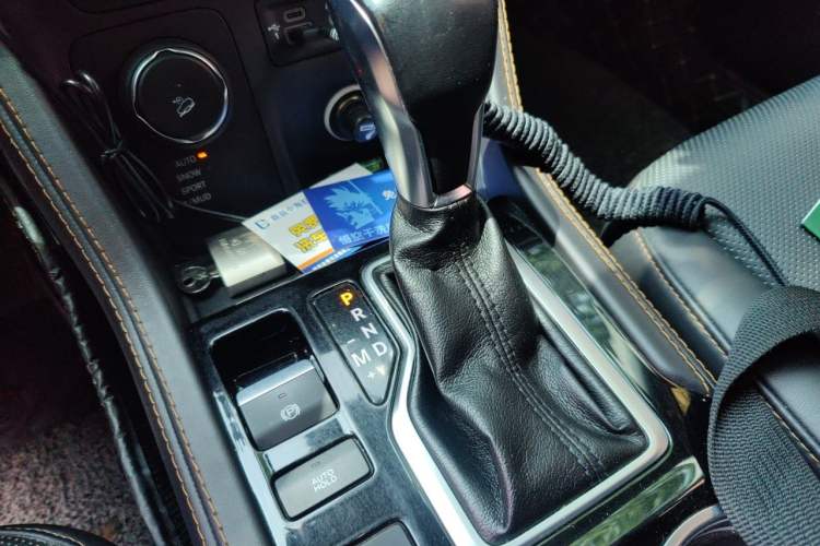 Used Jeep Grand Commander 2018 2.0T Four-Wheel Drive Smart Enjoyment Version China VI Gear Lever