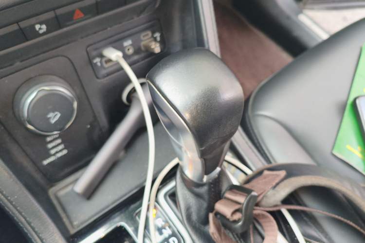 Used Jeep Grand Commander 2018 2.0T Four-Wheel Drive Enjoyment Edition China VI Gear Lever