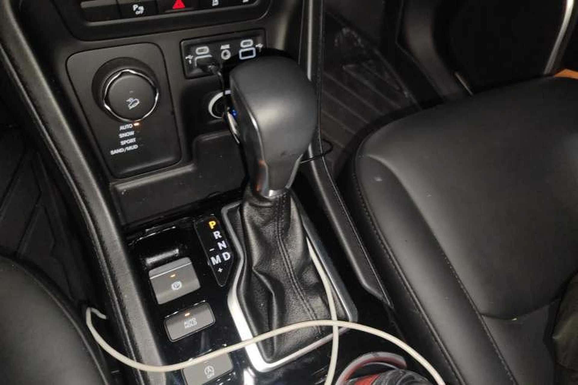 Used Jeep Grand Commander 2018 2.0T Four-Wheel Drive Enjoyment Version China V Gear Lever