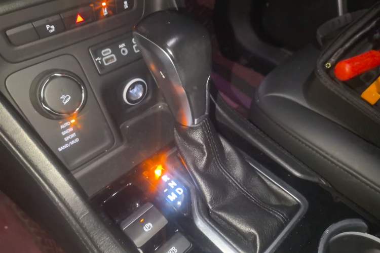 Used Jeep Grand Commander 2018 2.0T Four-Wheel Drive Prestige Edition China V Gear Lever