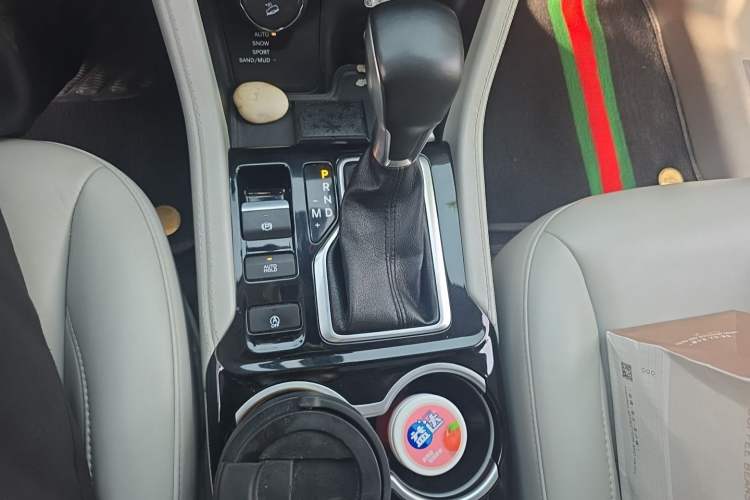 Used Jeep Grand Commander 2018 2.0T Four-Wheel Drive Premium Navigation Version China V Gear Lever