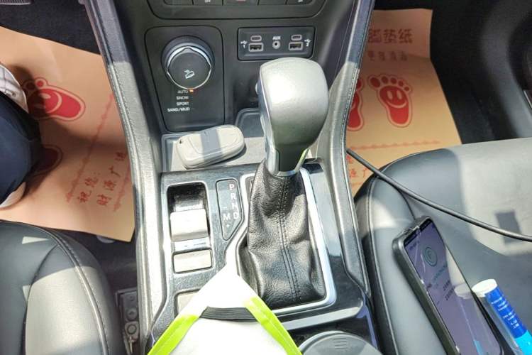 Used Jeep Grand Commander 2018 2.0T Four-Wheel Drive Enjoyment Version China V Gear Lever