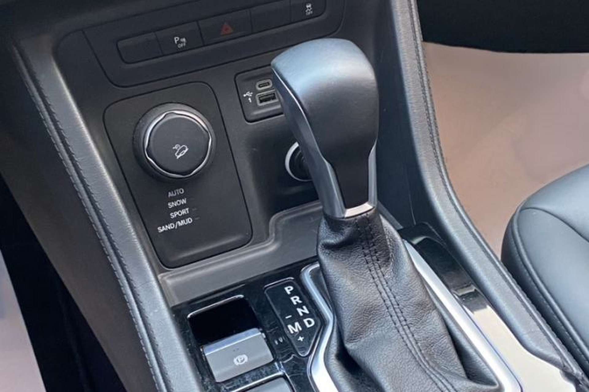 Used Jeep Grand Commander 2018 2.0T Four-Wheel Drive Enjoyment Edition China VI Gear Lever