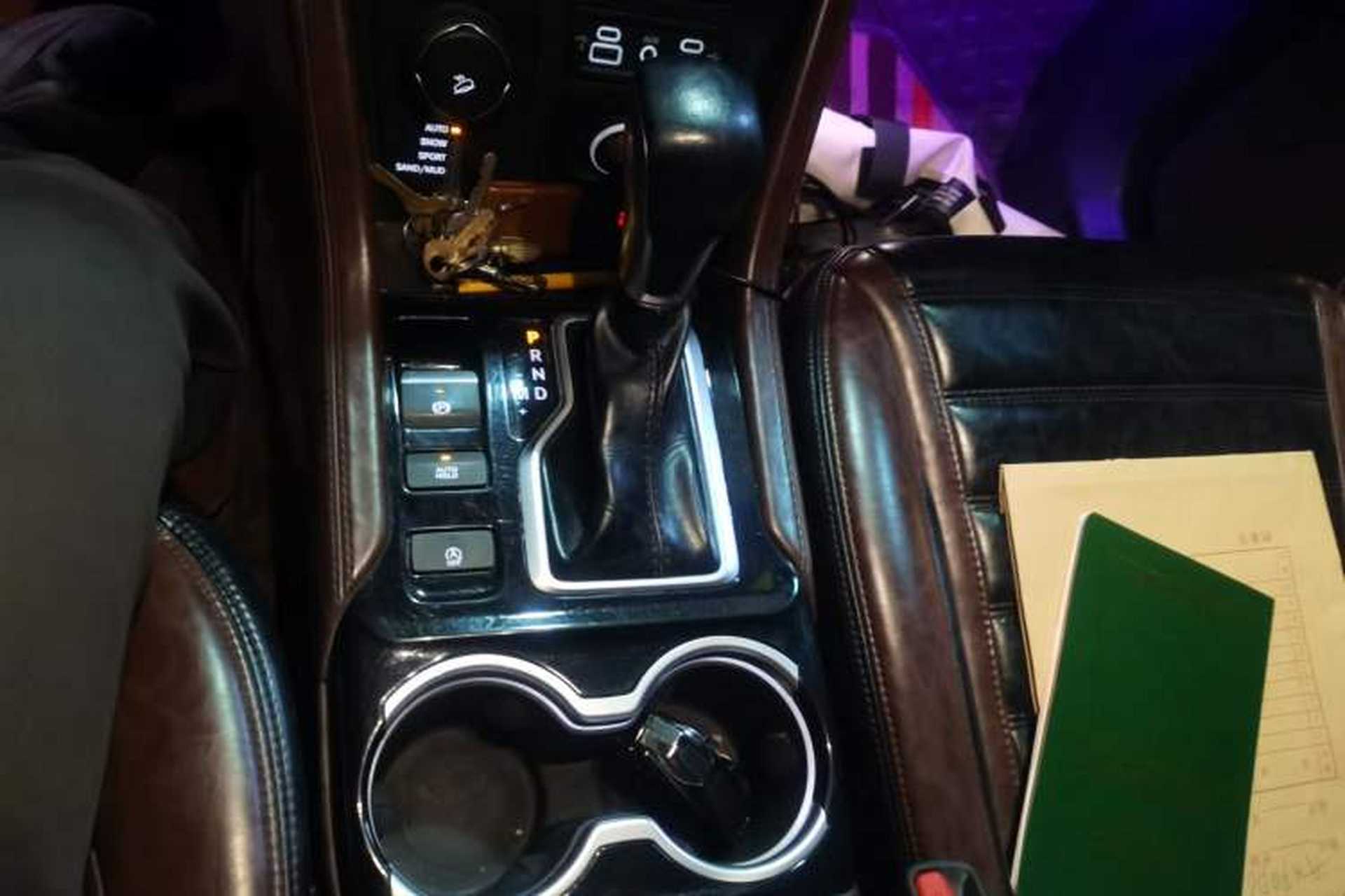 Used Jeep Grand Commander 2018 2.0T Four-Wheel Drive Enjoyment Edition China VI Gear Lever