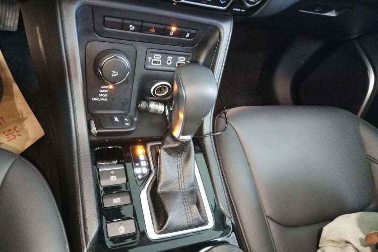 Used Jeep Grand Commander 2018 2.0T Four-Wheel Drive Prestige Edition China V Gear Lever