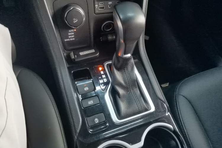 Used Jeep Grand Commander 2018 2.0T Four-Wheel Drive Enjoyment Edition China VI Gear Lever