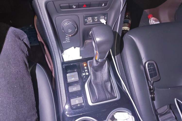 Used Jeep Grand Commander 2018 2.0T Four-Wheel Drive Premium Navigation Version China V Gear Lever