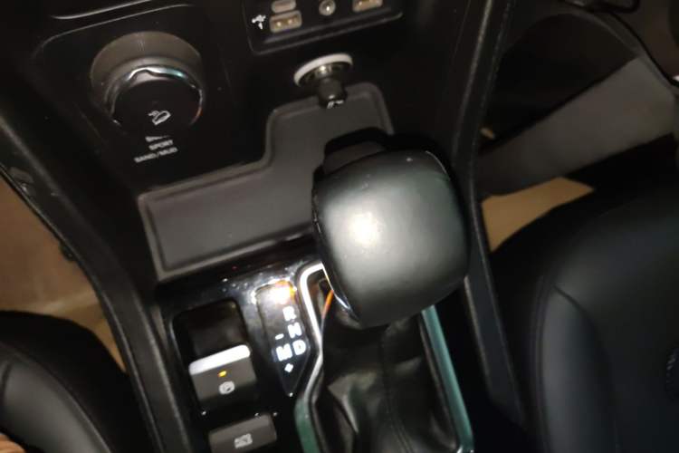 Used Jeep Grand Commander 2018 2.0T Four-Wheel Drive Prestige Edition China V Gear Lever