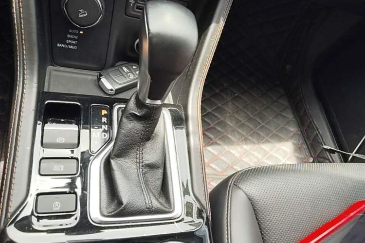 Used Jeep Grand Commander 2018 2.0T Four-Wheel Drive Smart Enjoyment Version China V Emission Standard Gear Lever