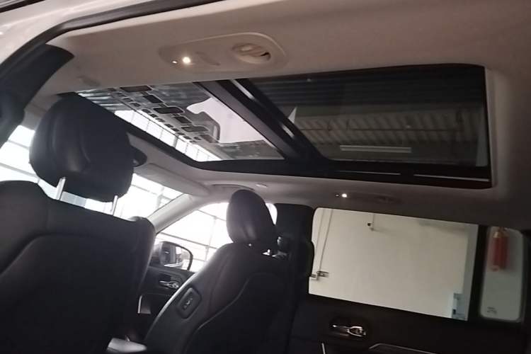Used Jeep Grand Commander 2018 2.0T Two-Wheel Drive Enjoy Edition China V Headliner