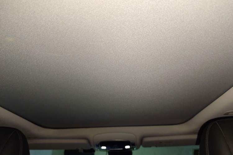 Used Jeep Grand Commander 2018 2.0T Four-Wheel Drive Smart Enjoyment Version China VI Headliner