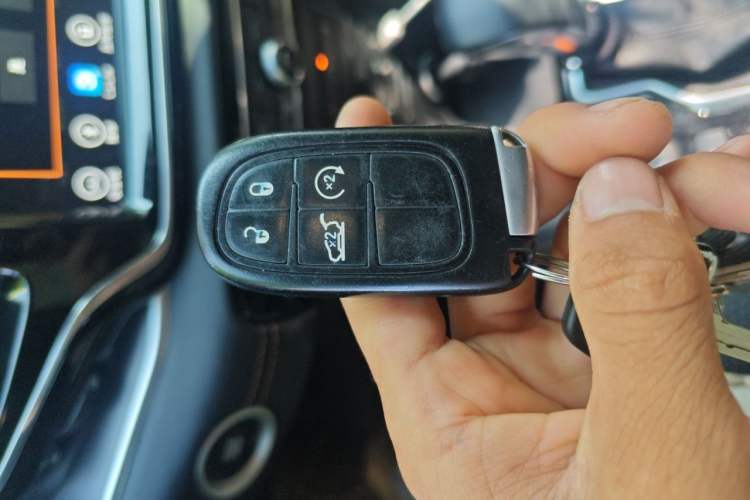 Used Jeep Grand Commander 2018 2.0T Four-Wheel Drive Smart Enjoyment Version China V Emission Standard Interior 1