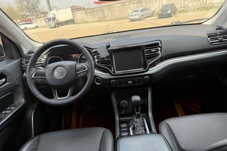 Used Jeep Grand Commander 2018 2.0T Four-Wheel Drive Enjoyment Edition China VI Interior 1