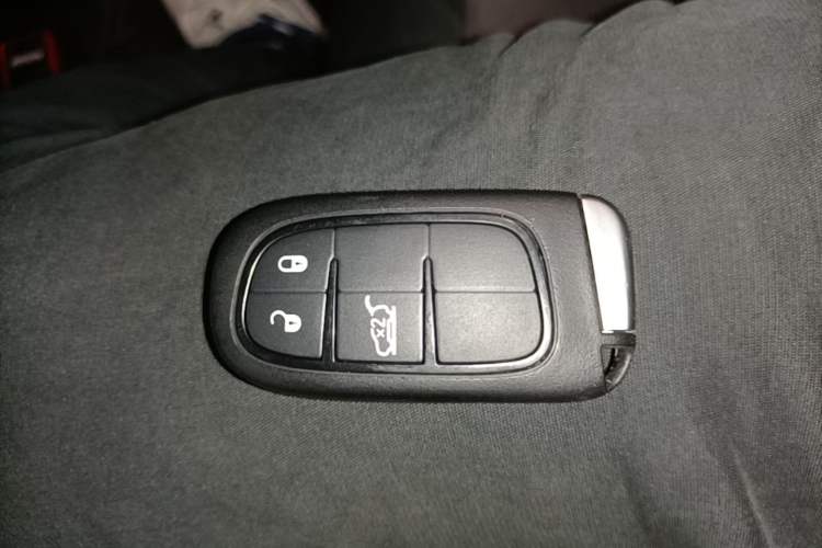Used Jeep Grand Commander 2018 2.0T Four-Wheel Drive Enjoyment Edition China VI Interior 1