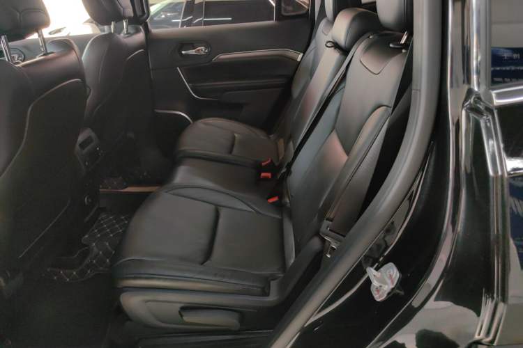 Used Jeep Grand Commander 2018 2.0T Two-Wheel Drive Enjoy Edition China V Interior 1