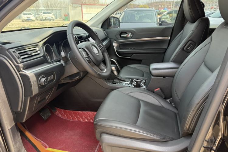 Used Jeep Grand Commander 2018 2.0T Four-Wheel Drive Enjoyment Edition China VI Interior 2